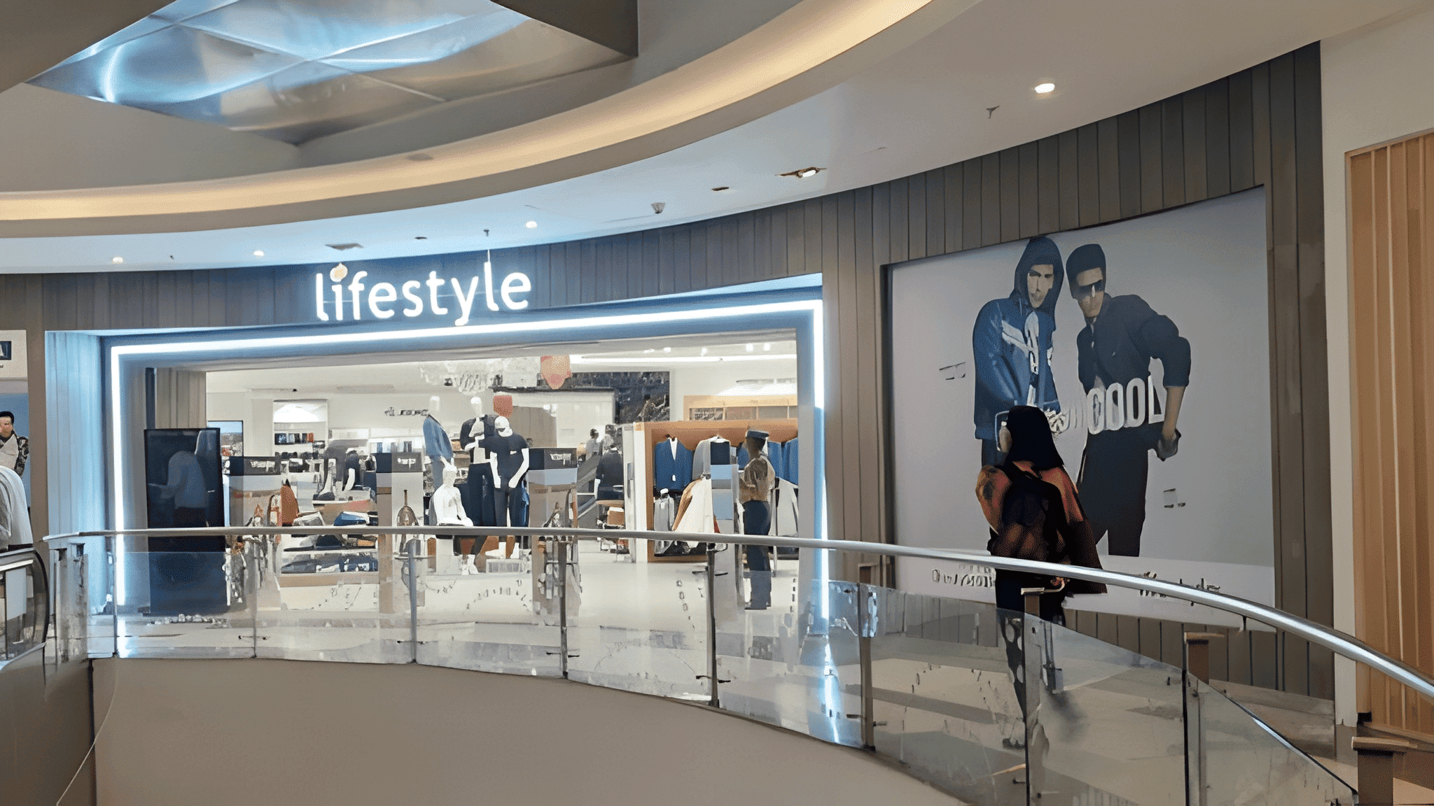 Starlight - Creating Clever Storefront Displays: How Starlight Uses Window Lighting