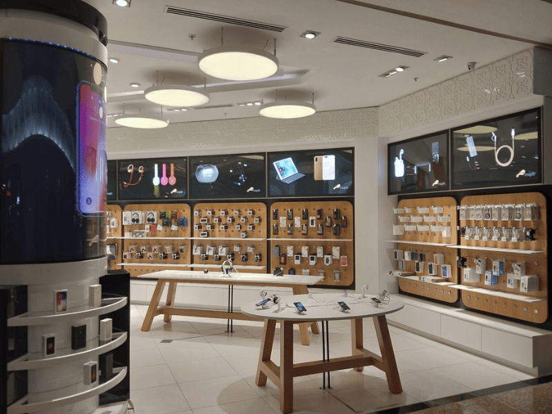 Contemporary Tech Showroom