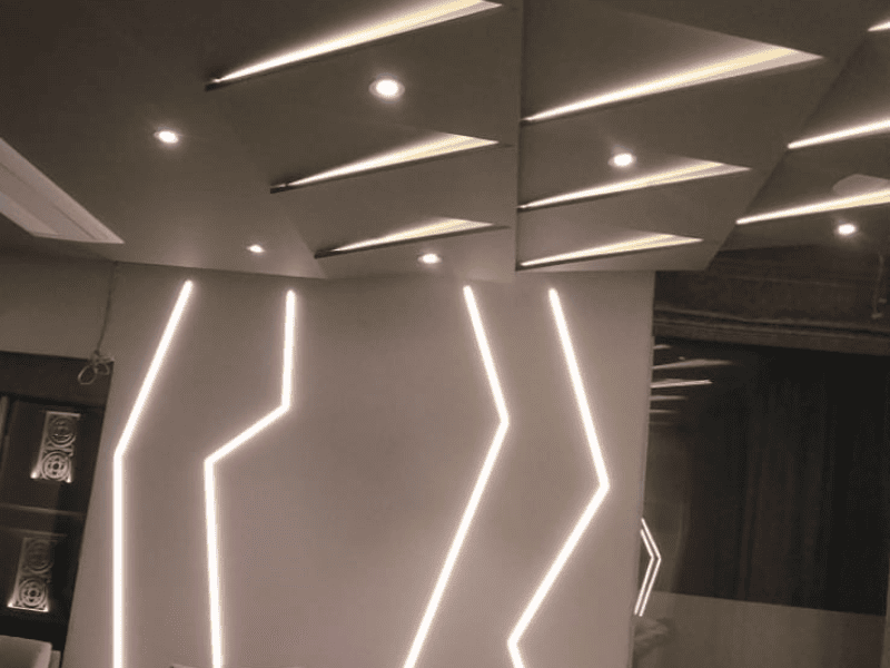 Minimalist Conference Halo Lighting
